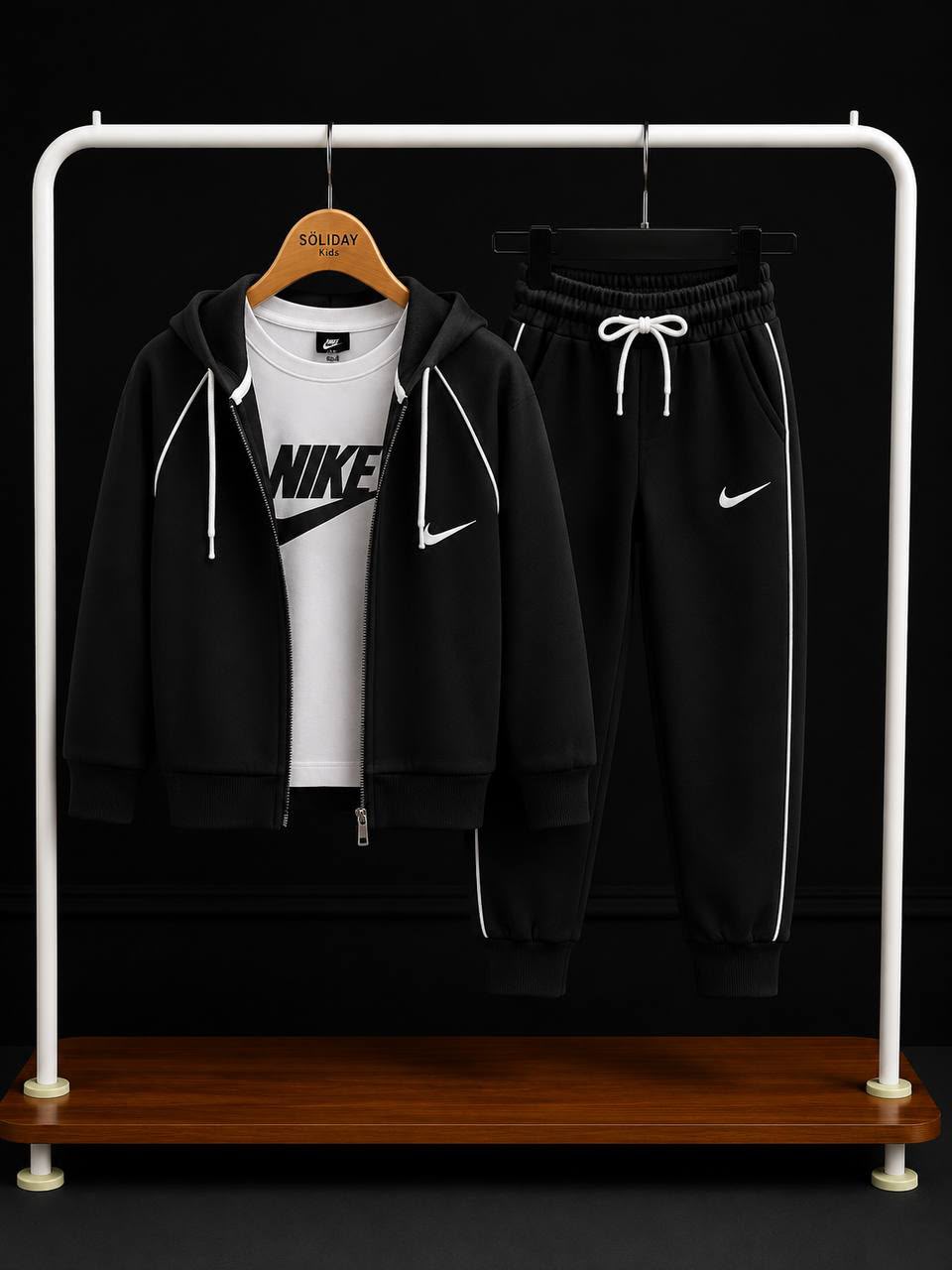 NIKE TRACKSUIT