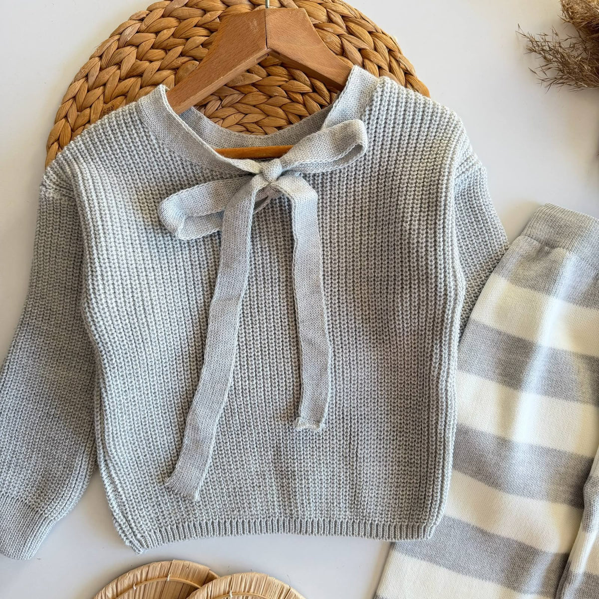 WHITE AND GREY WOOL SET